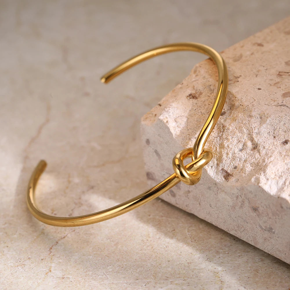 Minimal Love Knot Bangle